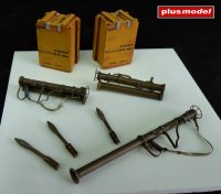 Plus Model 326 Bazooka M1 and M1A1 1/35 scale model kit 